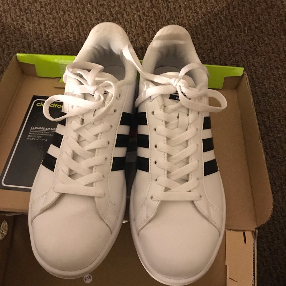 Adidas Sneakers